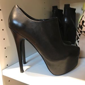 Steve Madden booties